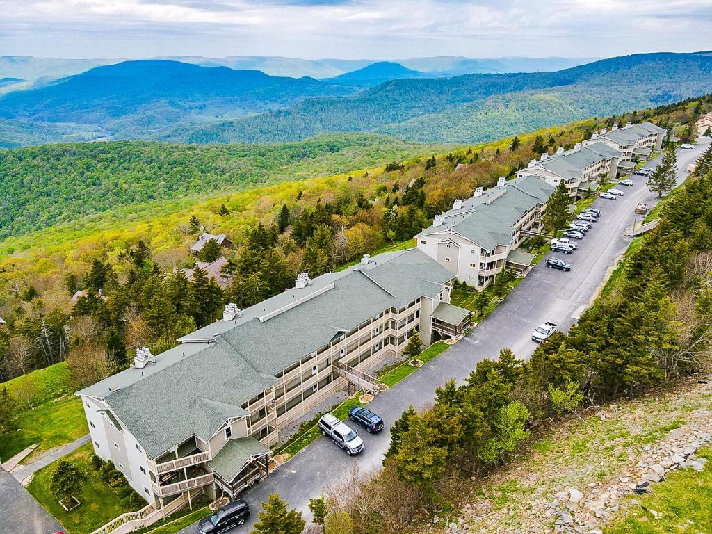 Remodeled Summit Condo At Snowshoe - Modern & Cozy Buitenkant foto